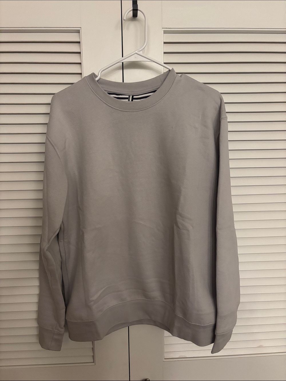 Men's Classic Crewneck Sweatshirt in Light Gray